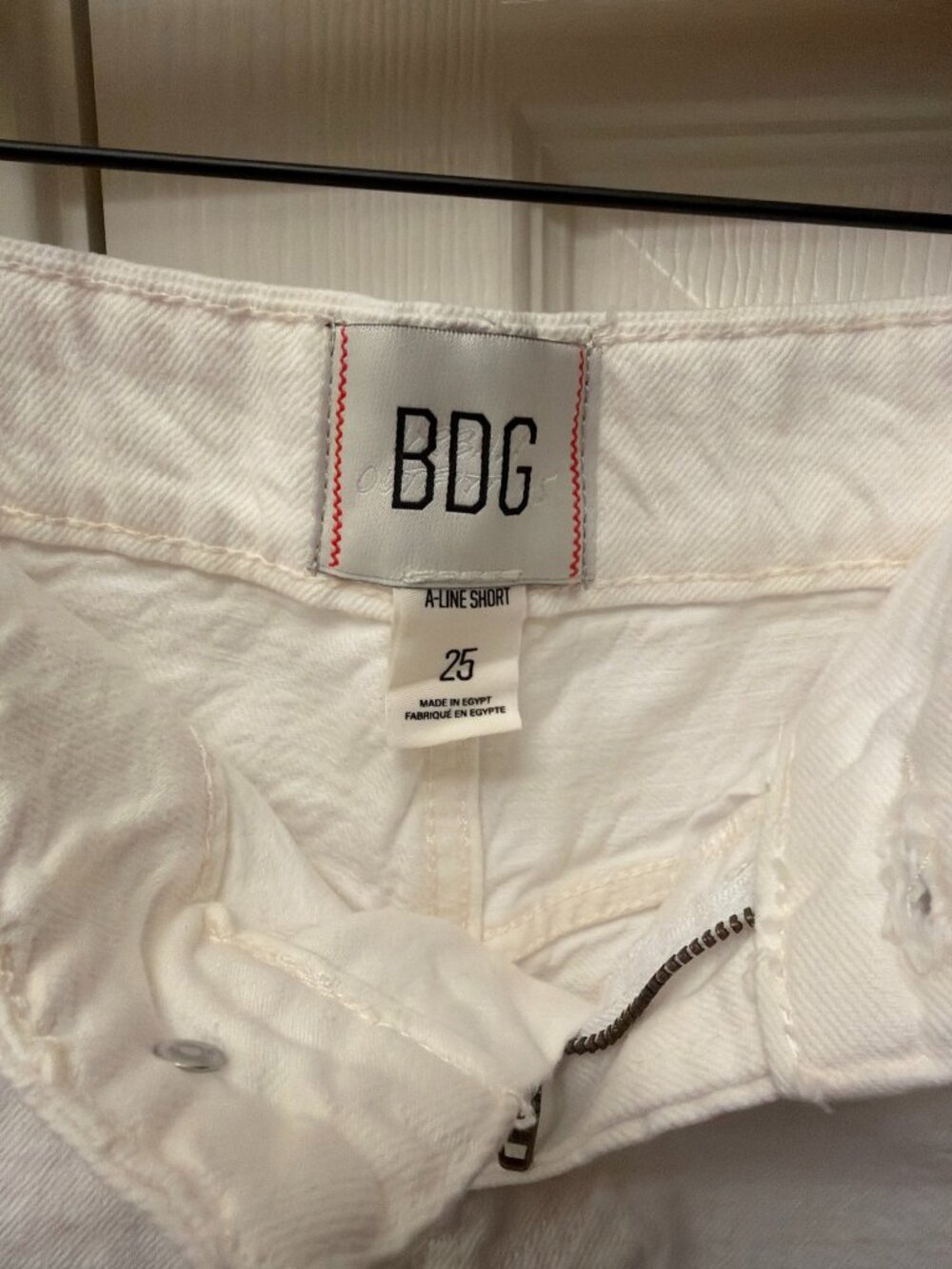 BDG Urban Outfitters A-Line White Denim Shorts NWT Size 25